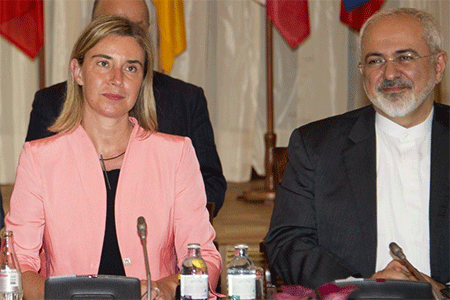 Mogherini junto a Zarif La UE empieza a rebajar las sanciones a Irán tras el acuerdo nuclear